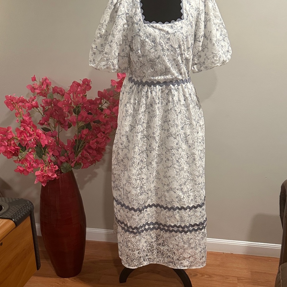 Floral Puff Sleeve White and Blue Midi Dress
